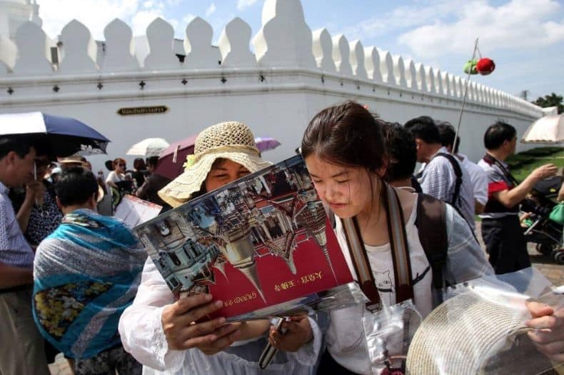 chinese travelers in thailand